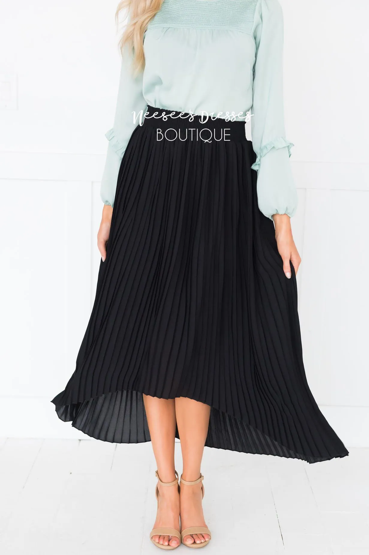 Wondrous Pleat Skirt