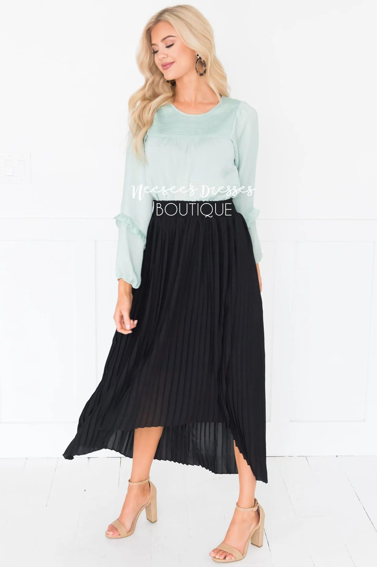 Wondrous Pleat Skirt